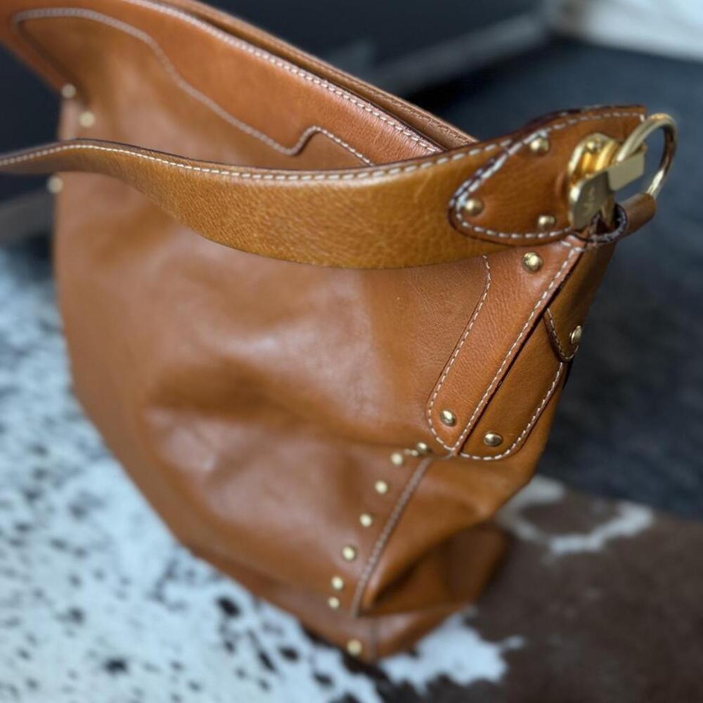 Classic HUGE Michael Kors Astor hobo bag in soft tan leather with signature gold - Picture 1 of 8